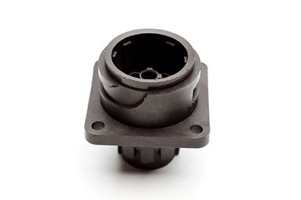 C016 10C008 000 1 8+PE Male receptacle with mounted gasket. Mounting hole Ø26.2. Suitable sealing for fixing screws must be provided. For use with crimp contacts (sold separately).