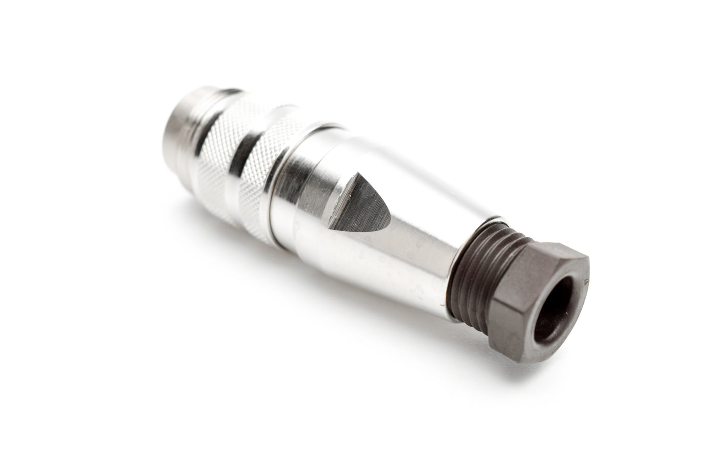 C091 11H004 000 2 Male Connectors with internal strain relief and metal locking ring. Complete EMI shielding in the fully mated and locked position (EMI security). Screw locking according to IEC 61076-2-106. Contacts sold separately.