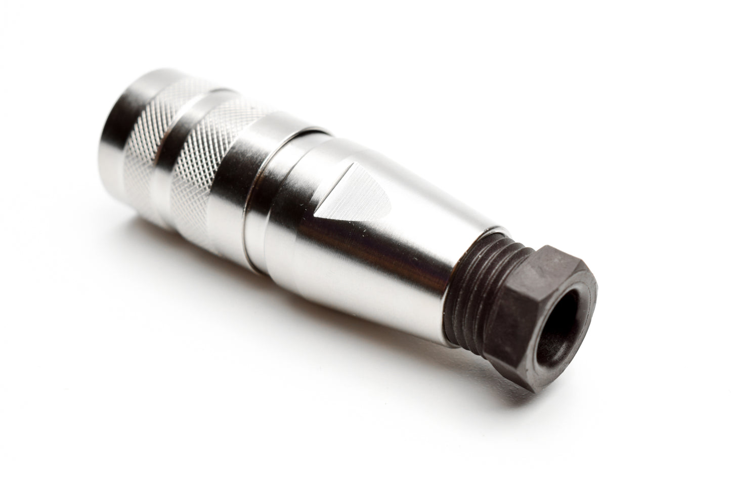 C091 31D004 100 2 Female Connectors with internal strain relief and metal locking ring. Complete EMI shielding in the fully mated and locked position (EMI security). Screw locking according to IEC 61076-2-106. Contacts included.