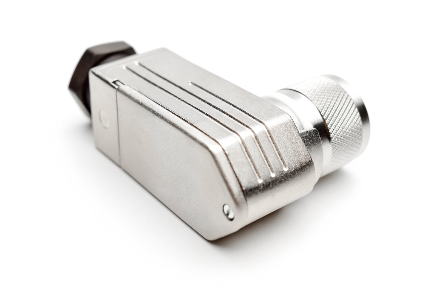 C091 31F008 101 2 Female Connectors with internal strain relief and metal locking ring. Complete EMI shielding in the fully mated and locked position (EMI security). Screw locking according to IEC 61076-2-106. Contacts included.