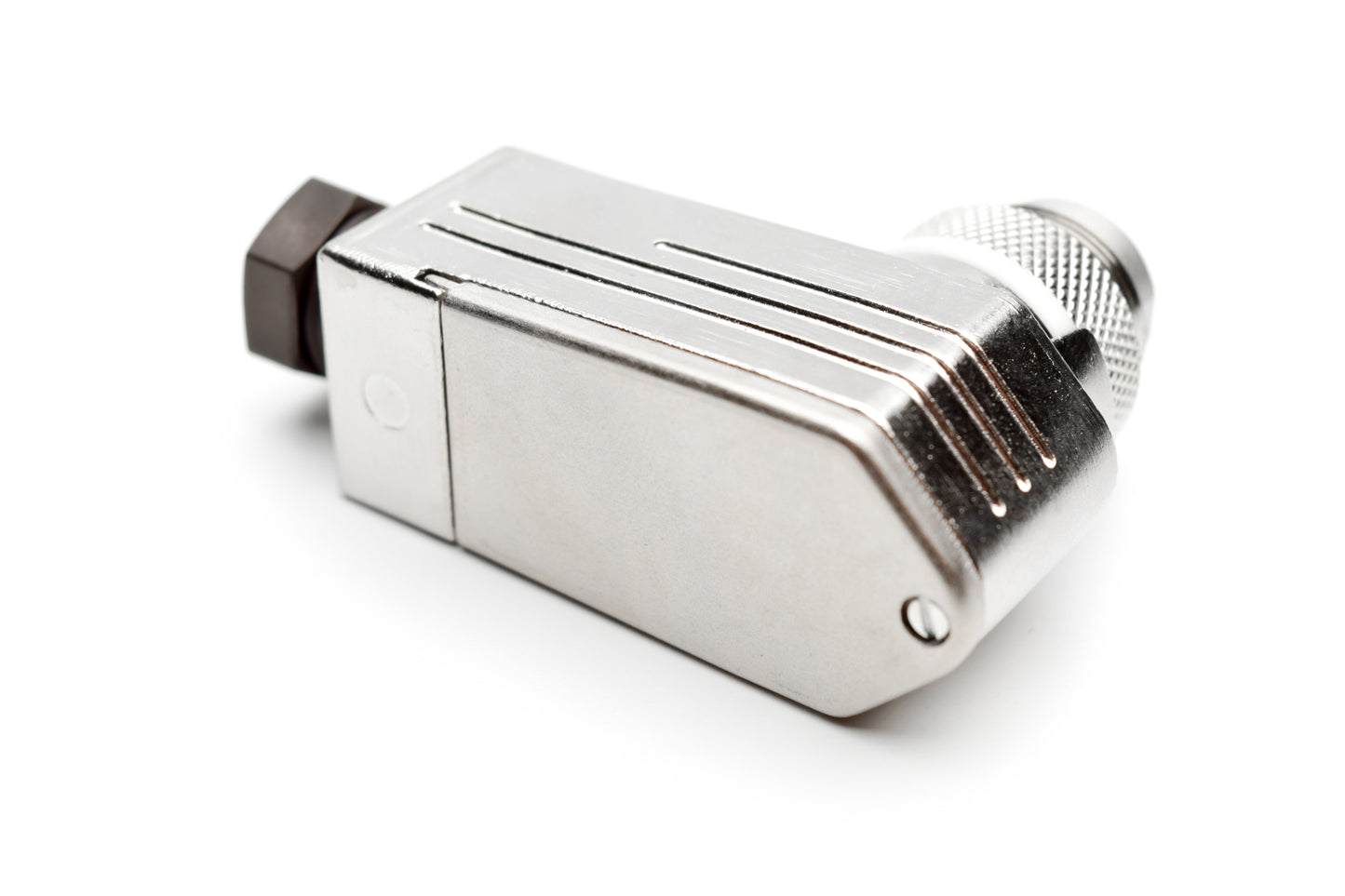 C091 31K008 100 2 Male Connectors with internal strain relief and metal locking ring. Complete EMI shielding in the fully mated and locked position (EMI security). Screw locking according to IEC 61076-2-106. Contacts included.