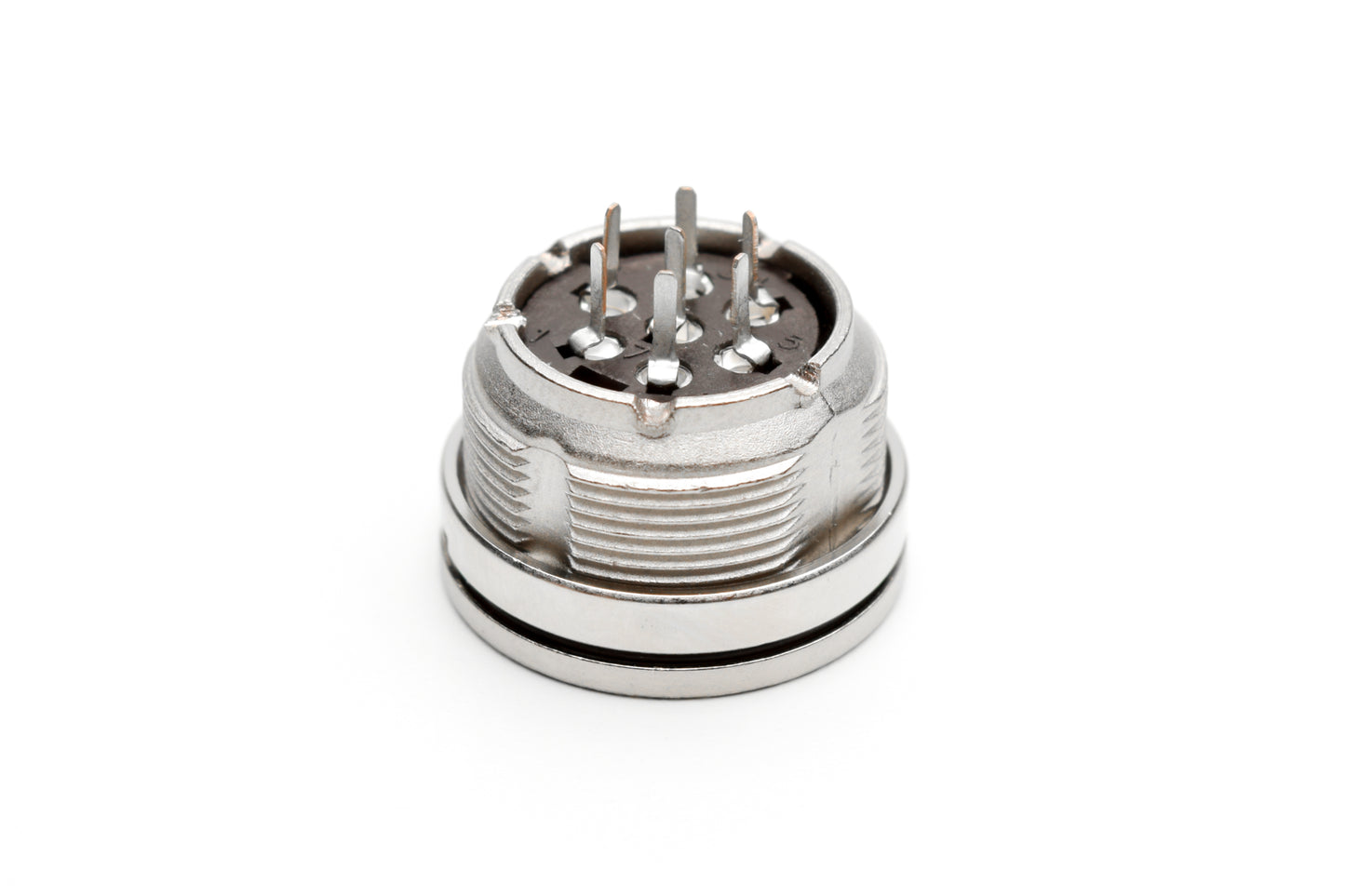 C091 61N007 110 2 Front mounting female metal Connectors with O-ring seal and ring nut mount (hex nut available upon request). Complete EMI shielding in the fully mated and locked position (EMI security). Contacts included.