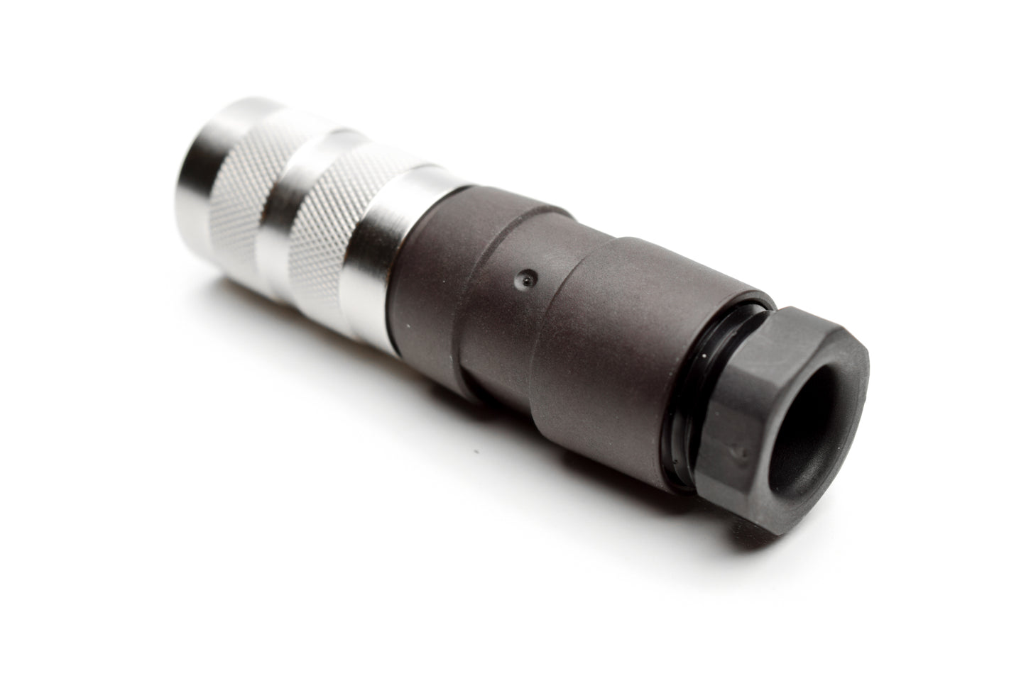 T 3476 552 Female Connectors with internal strain relief and metal locking ring. Screw locking according to DIN EN 60130-9 / IEC 60130-9. Contacts sold separately.