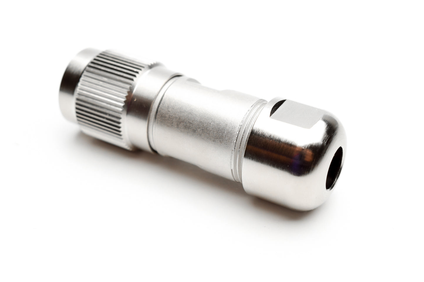 C091 11D004 001 4 Female Connectors with internal strain relief and metal locking ring. Complete EMI shielding in the fully mated and locked position (EMI security). Screw locking according to IEC 61076-2-106. Fully intermateable with C091D connectors.