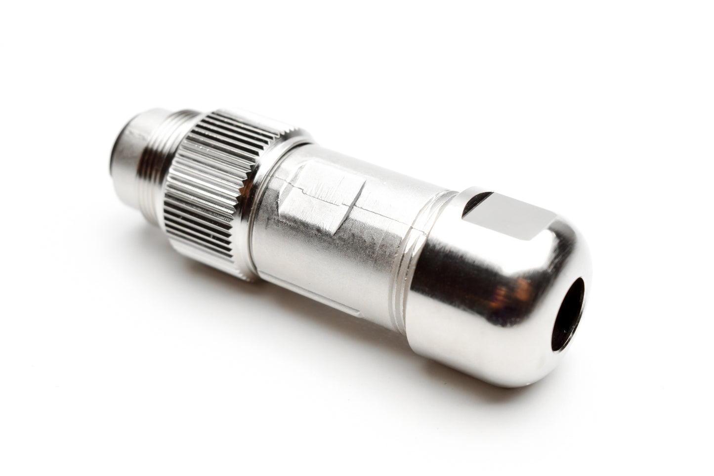 C091 11H004 000 4 Male Connectors with internal strain relief and metal locking ring. Complete EMI shielding in the fully mated and locked position (EMI security). Screw locking according to IEC 61076-2-106.