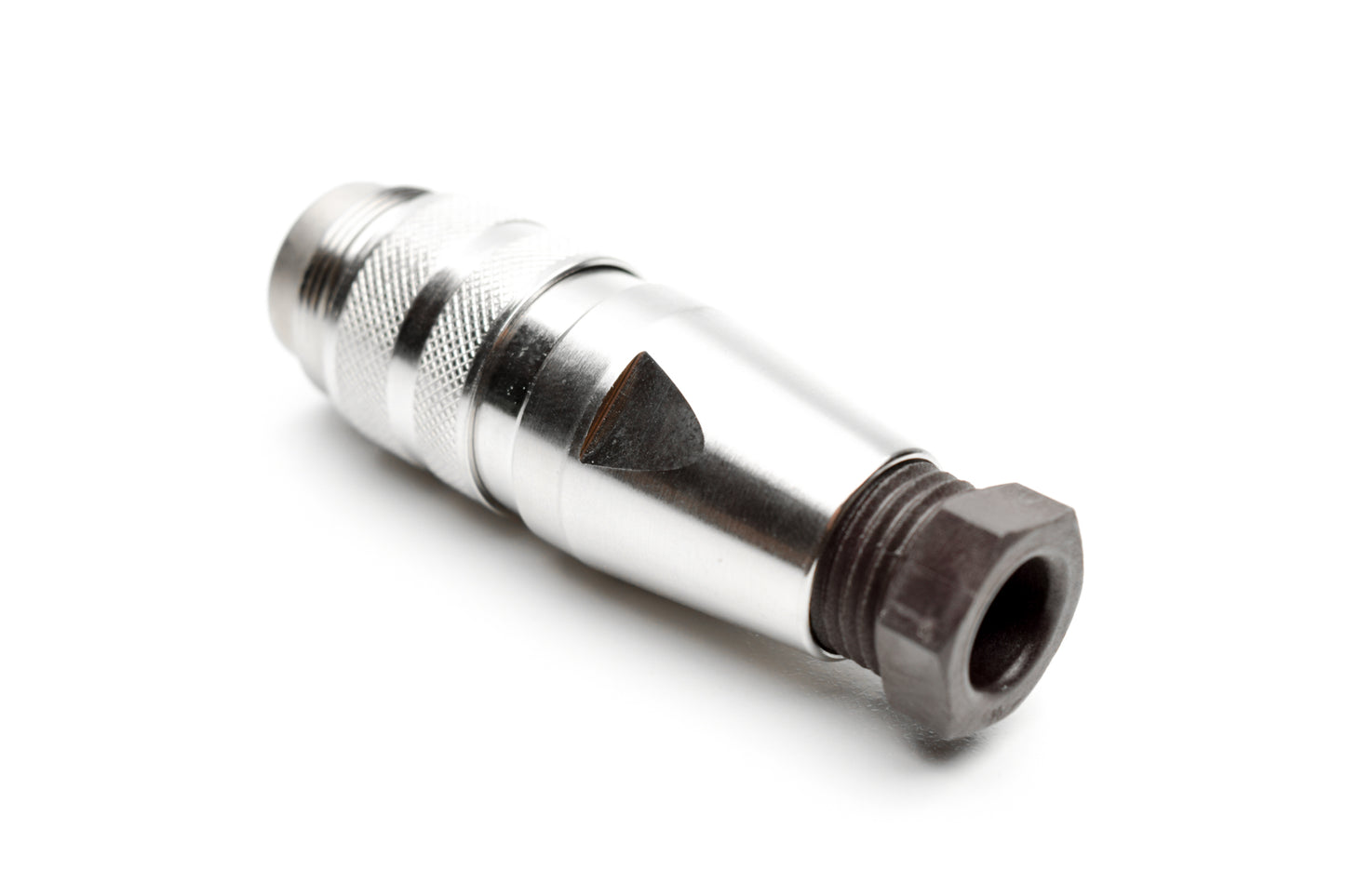 C091 11H005 000 2 Male Connectors with internal strain relief and metal locking ring. Complete EMI shielding in the fully mated and locked position (EMI security). Screw locking according to IEC 61076-2-106. Contacts sold separately.