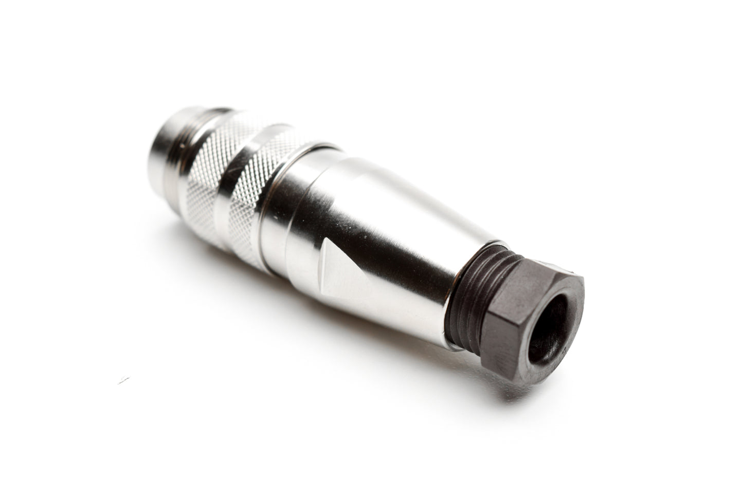 C091 31H012 100 2 Male Connectors with internal strain relief and metal locking ring. Complete EMI shielding in the fully mated and locked position (EMI security). Screw locking according to IEC 61076-2-106. Contacts included.