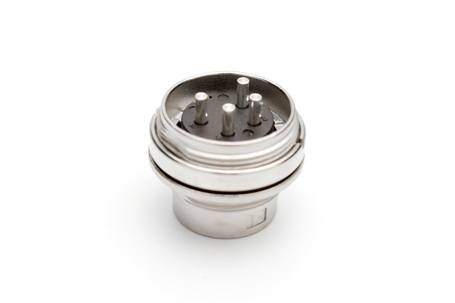 C091 31W004 100 2 Front mounting male metal Connectors with O-ring seal and ring nut mount (hex nut available upon request). Complete EMI shielding in the fully mated and locked position (EMI security). Contacts included.